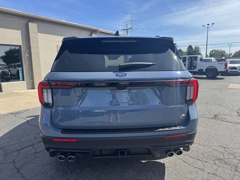 Used 2025 Ford Explorer ST AWD/4WD image 4