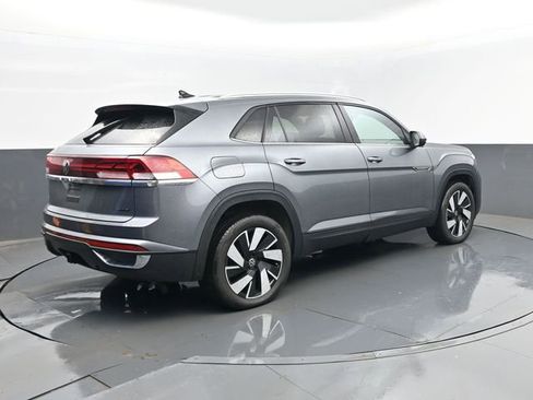 Used 2025 Volkswagen Atlas Cross Sport SE image 22