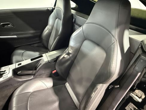 Used 2005 Chrysler Crossfire Limited RWD image 13