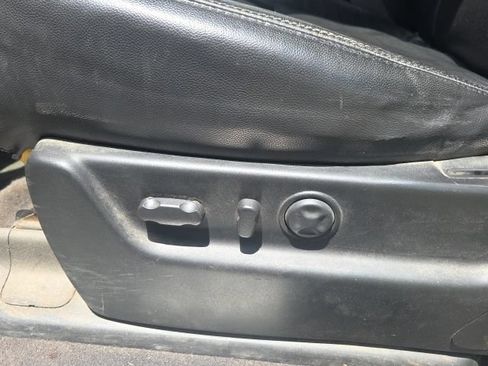 Used 2010 Chevrolet Avalanche LTZ AWD/4WD image 20