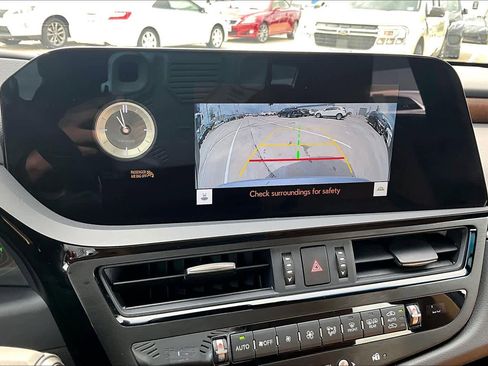 Used 2025 Lexus ES 350 w/ Premium Package image 27