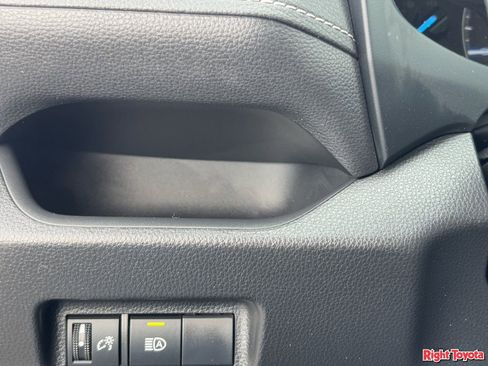 Certified 2025 Toyota RAV4 LE AWD/4WD image 31