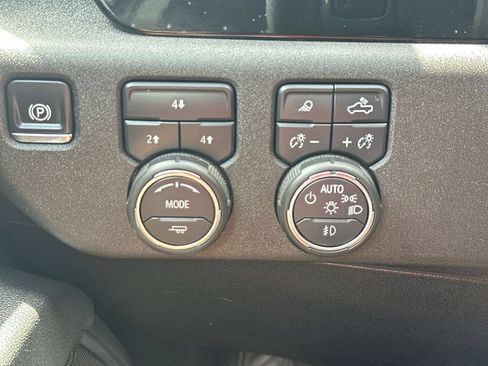 Used 2025 Chevrolet Silverado 3500 LT w/ Safety Package AWD/4WD image 28