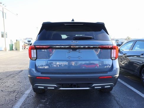 Used 2025 Ford Explorer Active w/ Active Comfort Package image 17