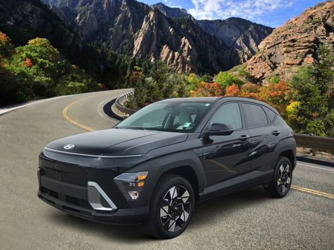 Used 2025 Hyundai Kona SEL image 3