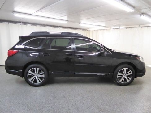 Used 2019 Subaru Outback 2.5i Limited w/ Popular Package #2 image 8