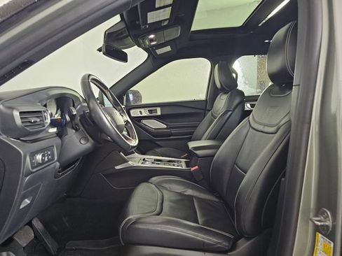 Used 2020 Ford Explorer ST w/ Premium Technology Package image 25