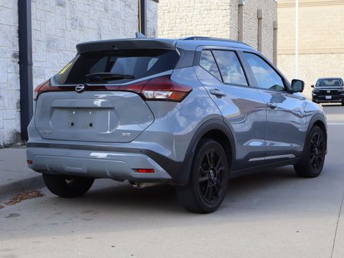 Used 2023 Nissan Kicks SR FWD image 3