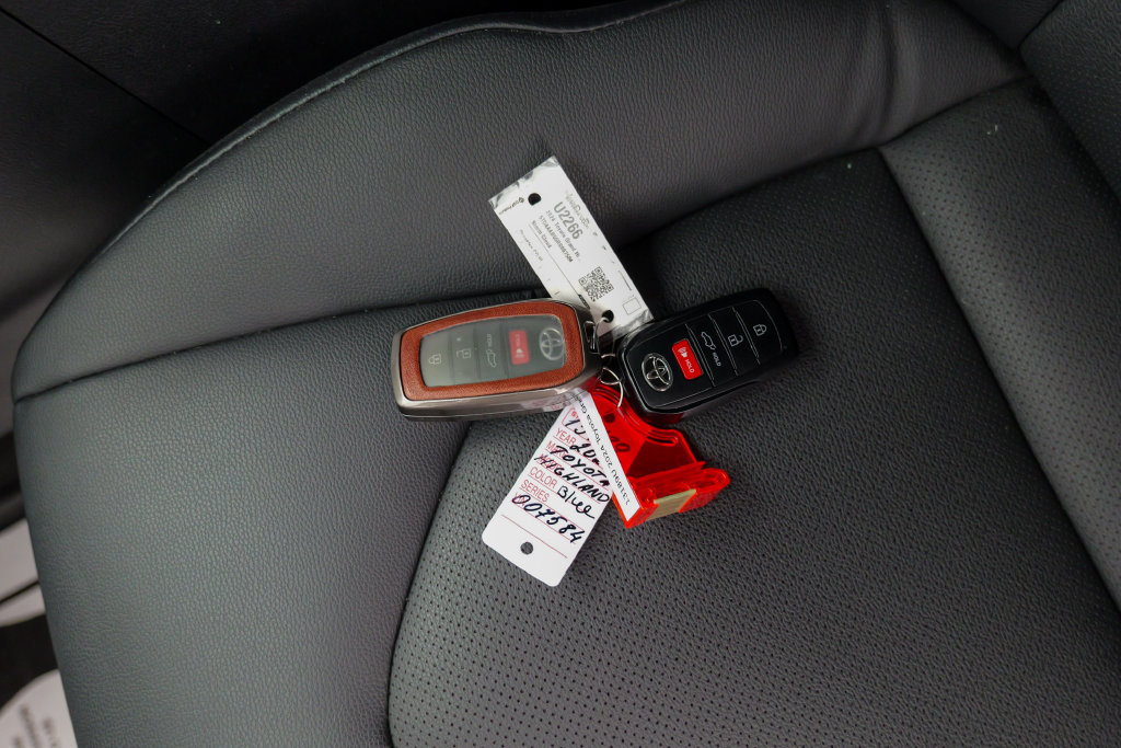 Used 2024 Toyota Grand Highlander AWD image 63