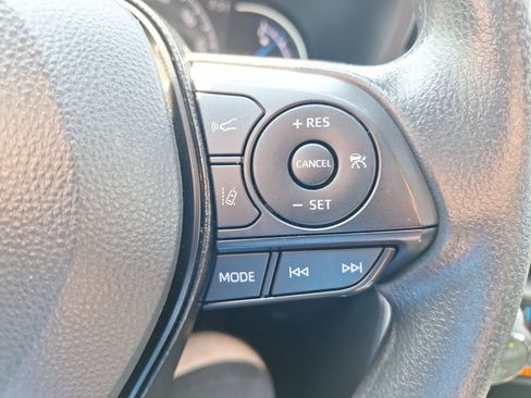 Used 2025 Toyota RAV4 XLE image 21