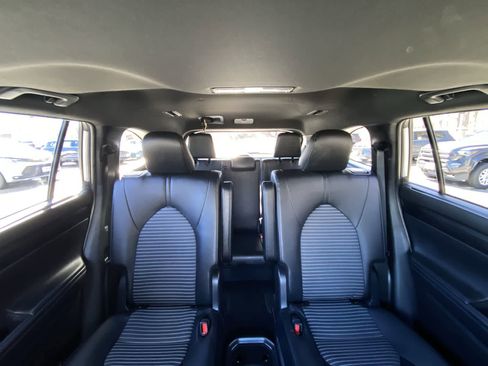 Used 2025 Toyota Highlander XSE image 29