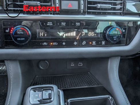 New 2025 Nissan Pathfinder SV w/ SV Premium Package image 21