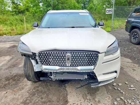 Used 2023 Lincoln Aviator AWD w/ Premium Package image 2