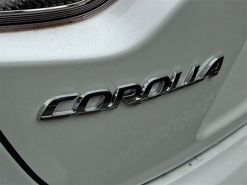 New 2025 Toyota Corolla SE image 16