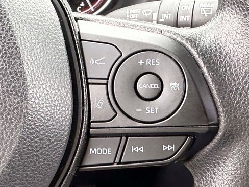 Used 2025 Toyota RAV4 XLE AWD/4WD image 21
