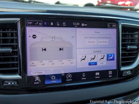 Used 2024 Chrysler Pacifica Touring-L FWD image 15