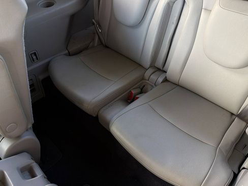 Used 2013 Toyota Highlander Limited FWD image 17