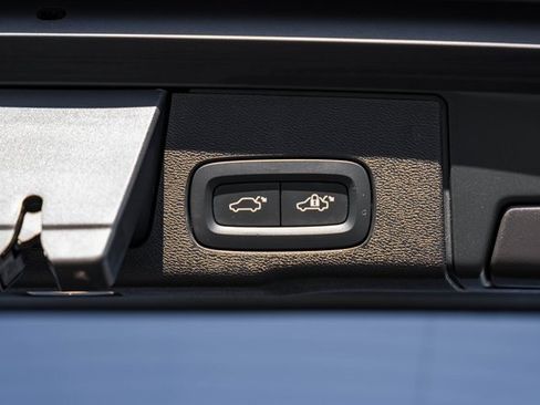 Certified 2022 Volvo XC60 B6 Inscription w/ Advanced Package image 10