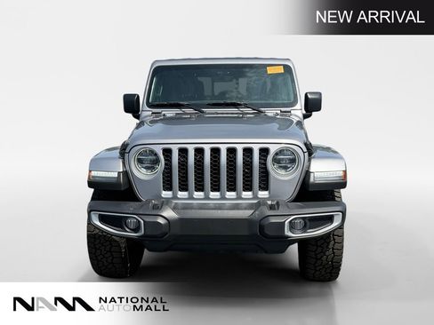 Used 2020 Jeep Gladiator Overland w/ Uconnect 4C Nav & Sound Group AWD/4WD image 8