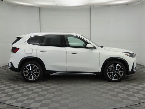 Used 2025 BMW X1 xDrive28i w/ Convenience Package image 5