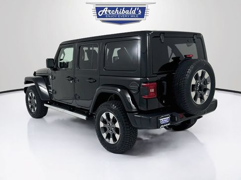 Used 2018 Jeep Wrangler Unlimited Sahara AWD/4WD image 6