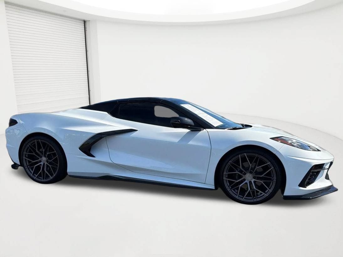 Used 2025 Chevrolet Corvette Stingray Preferred Conv w/ Battery Protection Package RWD image 4