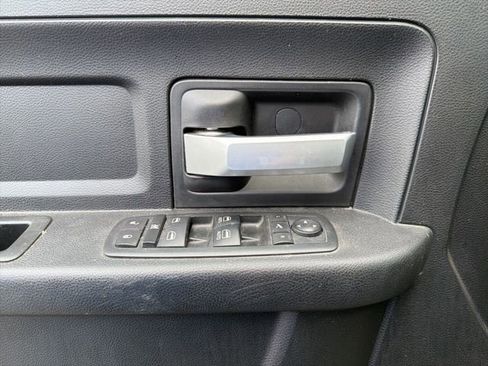 Used 2019 RAM 2500 Tradesman w/ Safety Group image 11