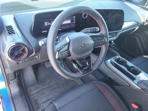 Used 2025 Chevrolet Equinox EV RS AWD/4WD image 16
