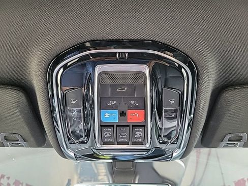 Used 2023 Jeep Grand Cherokee Overland w/ Luxury Tech Group IV AWD/4WD image 13