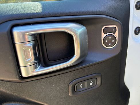 Used 2018 Jeep Wrangler Unlimited Rubicon image 14