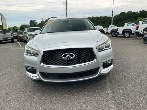 Used 2019 INFINITI QX60 Luxe w/ Essential Package FWD image 2