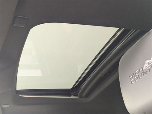 Certified 2021 Chevrolet Silverado 2500 High Country w/ Z71 Off-Road Package image 13