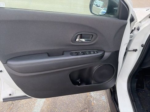 Used 2022 Honda HR-V Sport image 11