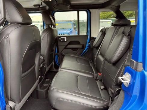 Certified 2022 Jeep Wrangler Unlimited Sahara w/ Cold Weather Group image 9