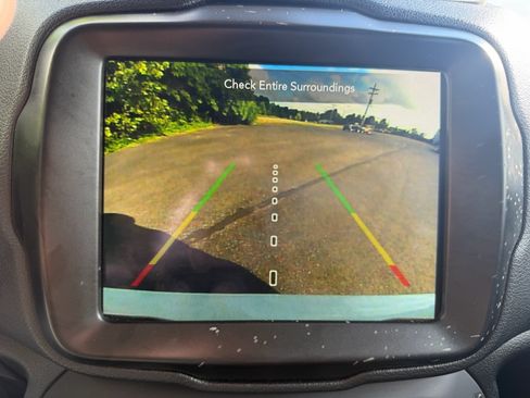 Used 2023 Jeep Renegade Latitude AWD/4WD image 47