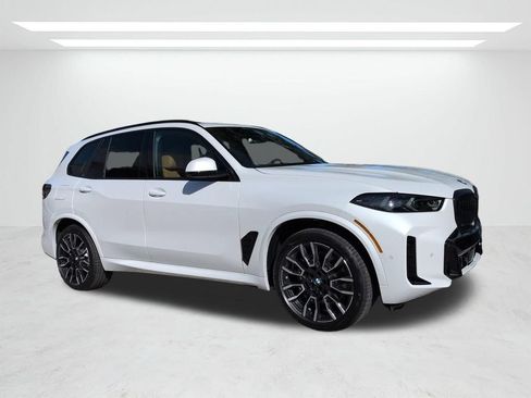 New 2026 BMW X5 xDrive40i w/ M Sport Package AWD/4WD image 2