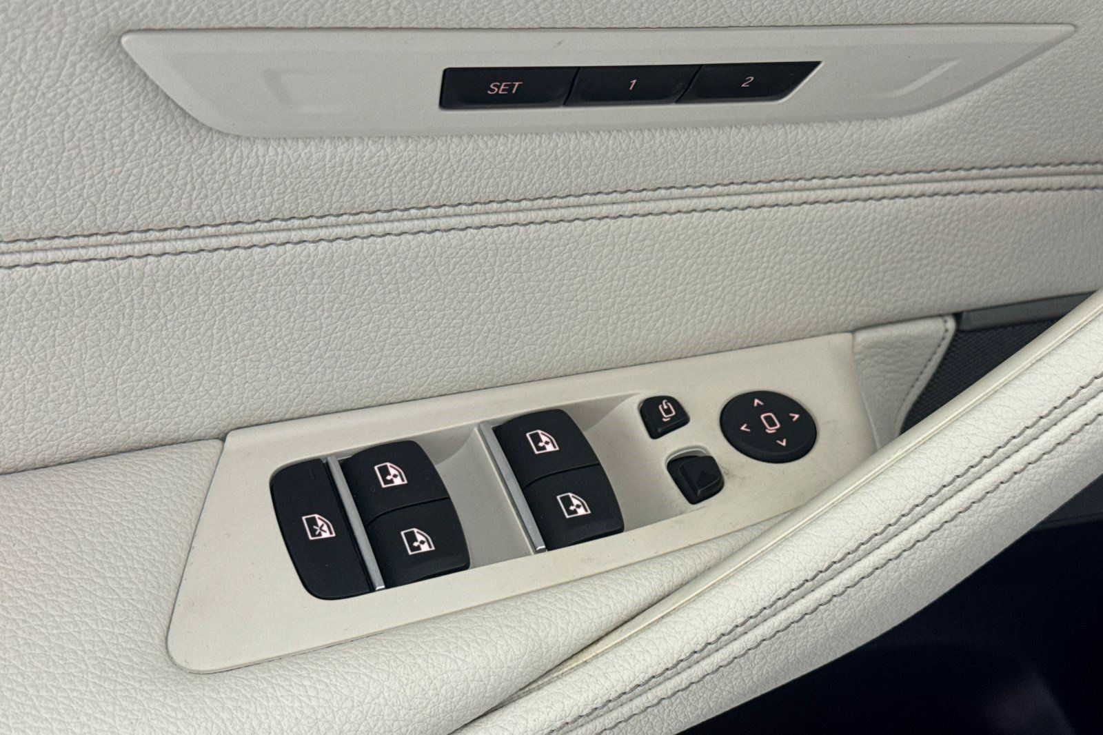 Used 2023 BMW 540i w/ M Sport Package RWD image 14