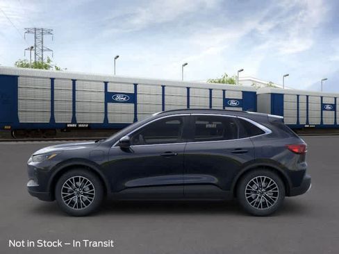 New 2025 Ford Escape SE w/ PHEV Premium Package FWD image 3