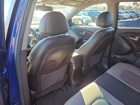 Used 2012 Hyundai Tucson GLS image 16