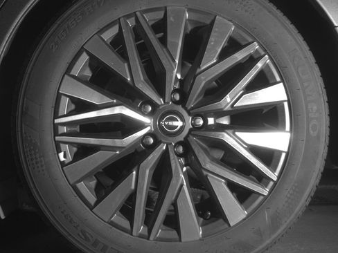Used 2025 Nissan Altima 2.5 SV FWD image 14