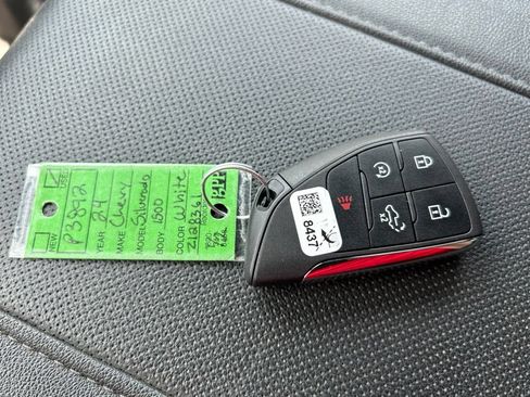 Used 2024 Chevrolet Silverado 1500 LTZ AWD/4WD image 40