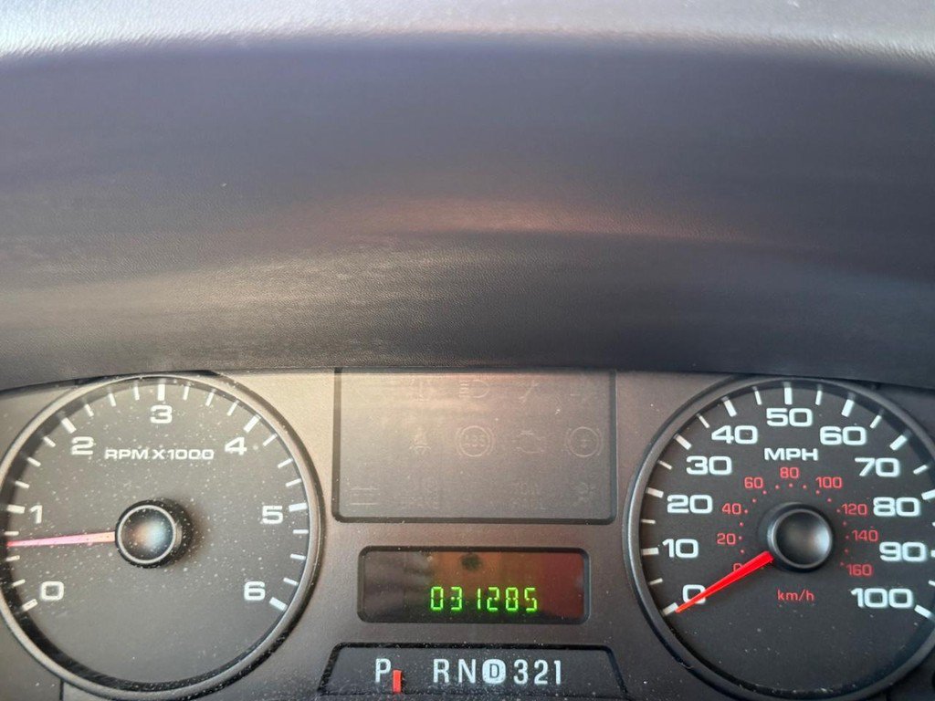 Used 2006 Ford F550 2WD Regular Cab Super Duty image 31