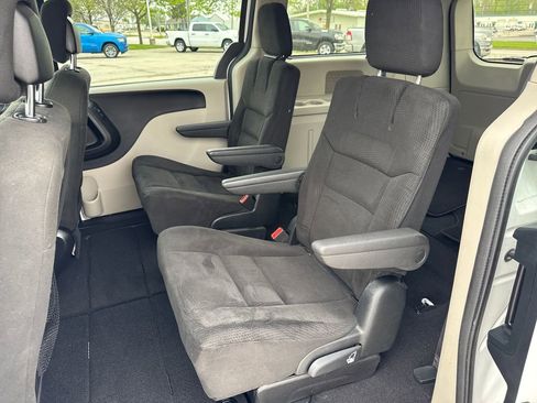Used 2015 Dodge Grand Caravan SXT FWD image 22