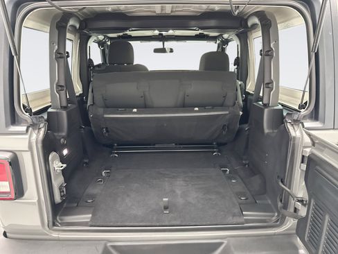 Used 2021 Jeep Wrangler Sport image 18