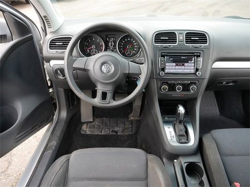 Used 2012 Volkswagen Golf 4-Door image 21
