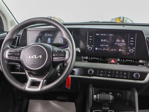 Used 2024 Kia Sportage LX image 14