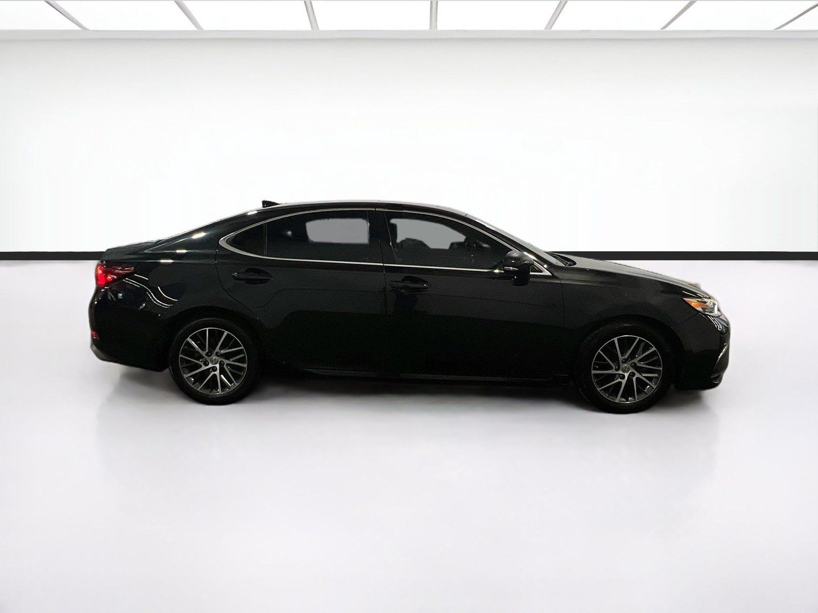 Used 2016 Lexus ES 350 w/ Luxury Package w/Wood Trim FWD image 25