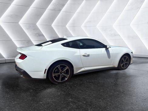 Used 2024 Ford Mustang Premium image 5