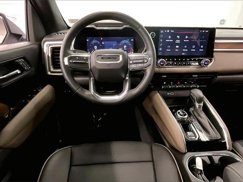 Used 2025 GMC Canyon Denali image 5