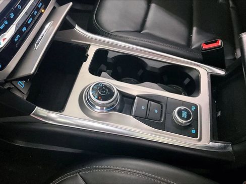 Certified 2022 Ford Explorer XLT w/ Equipment Group 202A image 16